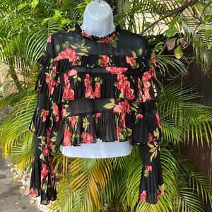 FOREVER 21 Floral Ruffle Tier Blouse size small